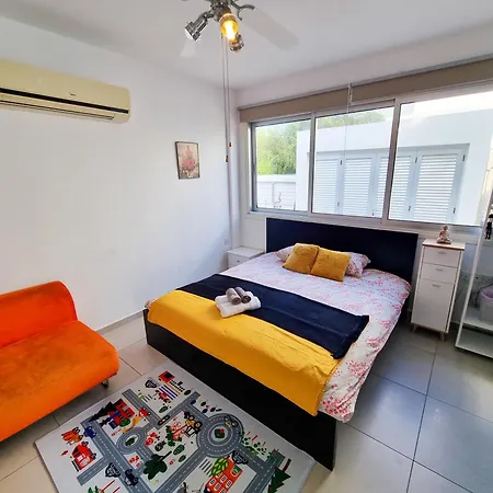 With Private Pool And Bbq וילה